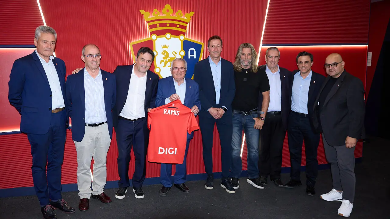 Presentaci&oacute;n de Luis Miguel Ramis como nuevo entrenador de Osasuna. I&Ntilde;IGO ALZUGARAY