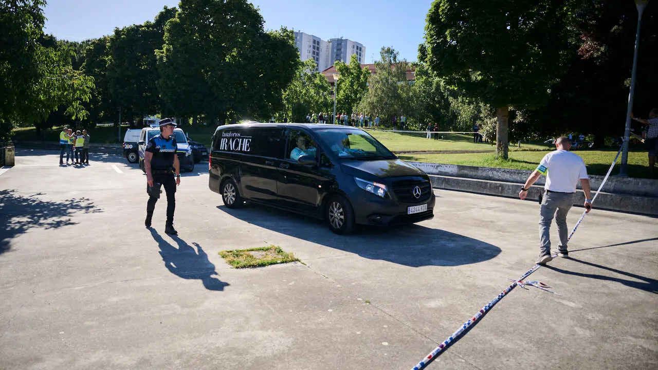 Polic&iacute;a Municipal de Pamplona y Polic&iacute;a Nacional encuentran en Pamplona a un hombre muerto con una pu&ntilde;alada en el pecho. PABLO LASAOSA