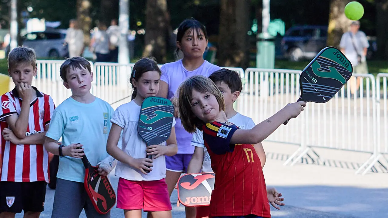 Fiesta del Club Agroalimentario A-UNA, impulsado por UAGN, UCAN y ALINAR, en el Parque Antoniutti de Pamplona. I&Ntilde;IGO ALZUGARAY