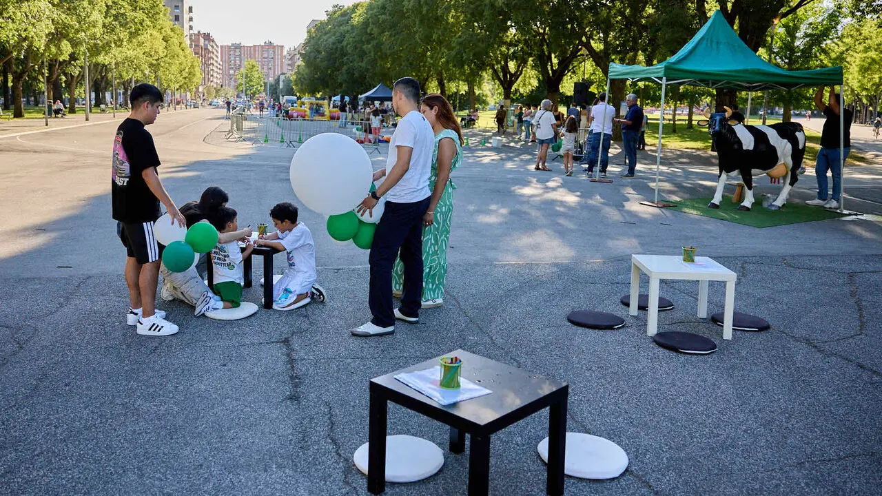 Fiesta del Club Agroalimentario A-UNA, impulsado por UAGN, UCAN y ALINAR, en el Parque Antoniutti de Pamplona. I&Ntilde;IGO ALZUGARAY