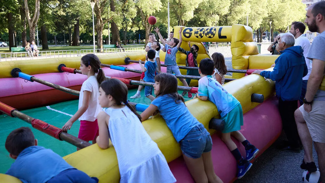 Fiesta del Club Agroalimentario A-UNA, impulsado por UAGN, UCAN y ALINAR, en el Parque Antoniutti de Pamplona. I&Ntilde;IGO ALZUGARAY