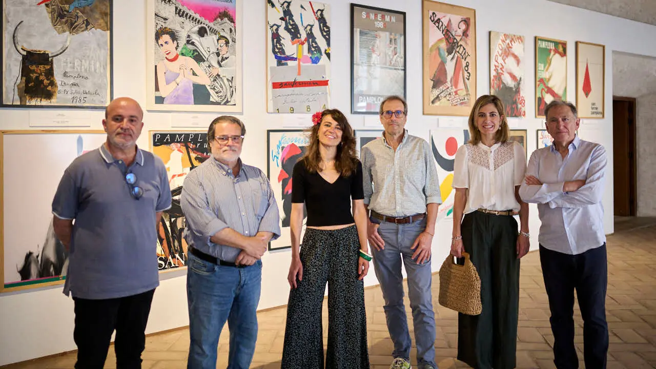 Exposici&oacute;n de carteles de la historia de San Ferm&iacute;n en el Condestable. PABLO LASAOSA