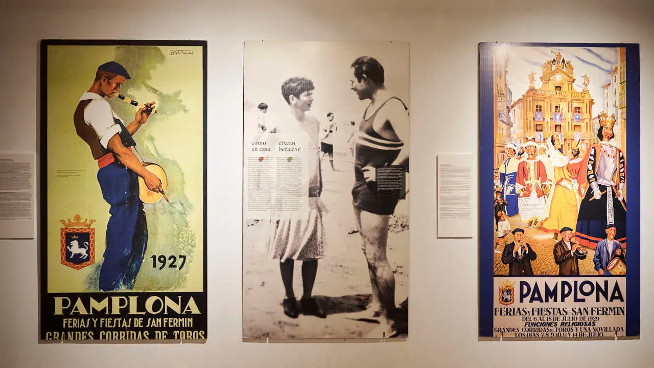 Exposici&oacute;n de carteles de la historia de San Ferm&iacute;n en el Condestable. PABLO LASAOSA