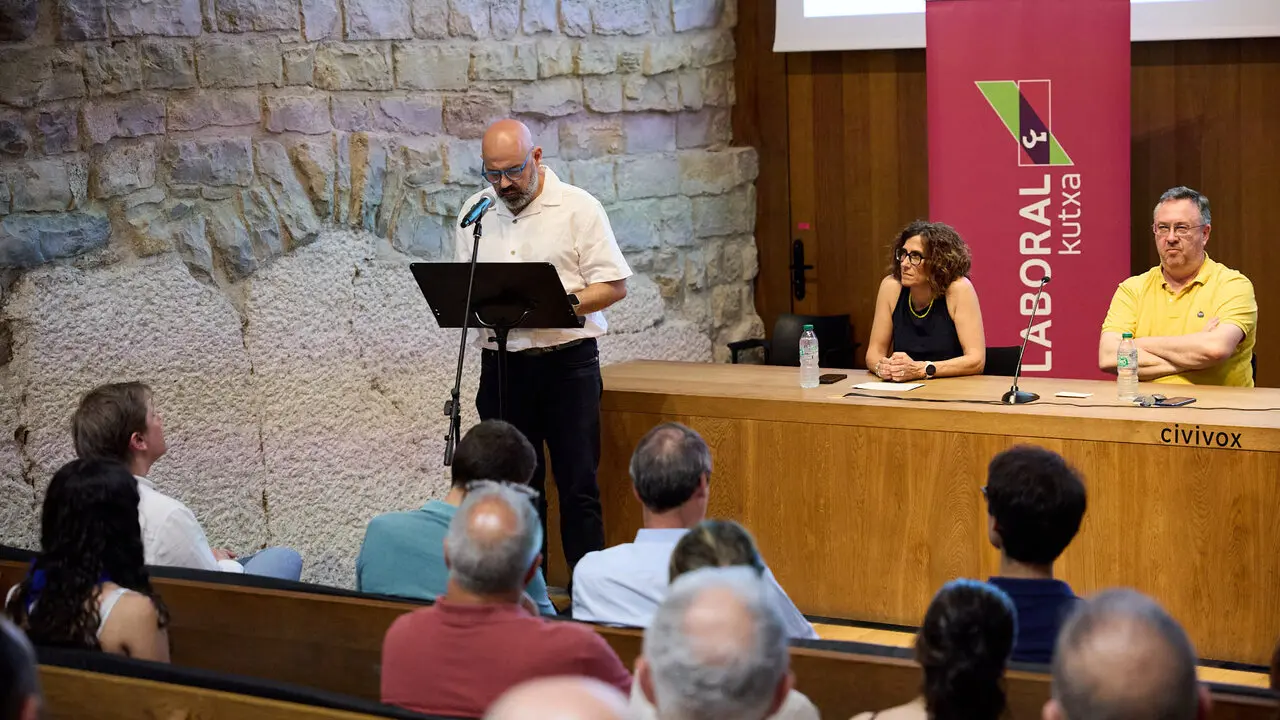 XVIII Certamen de Microrrelatos de San Ferm&iacute;n. I&Ntilde;IGO ALZUGARAY