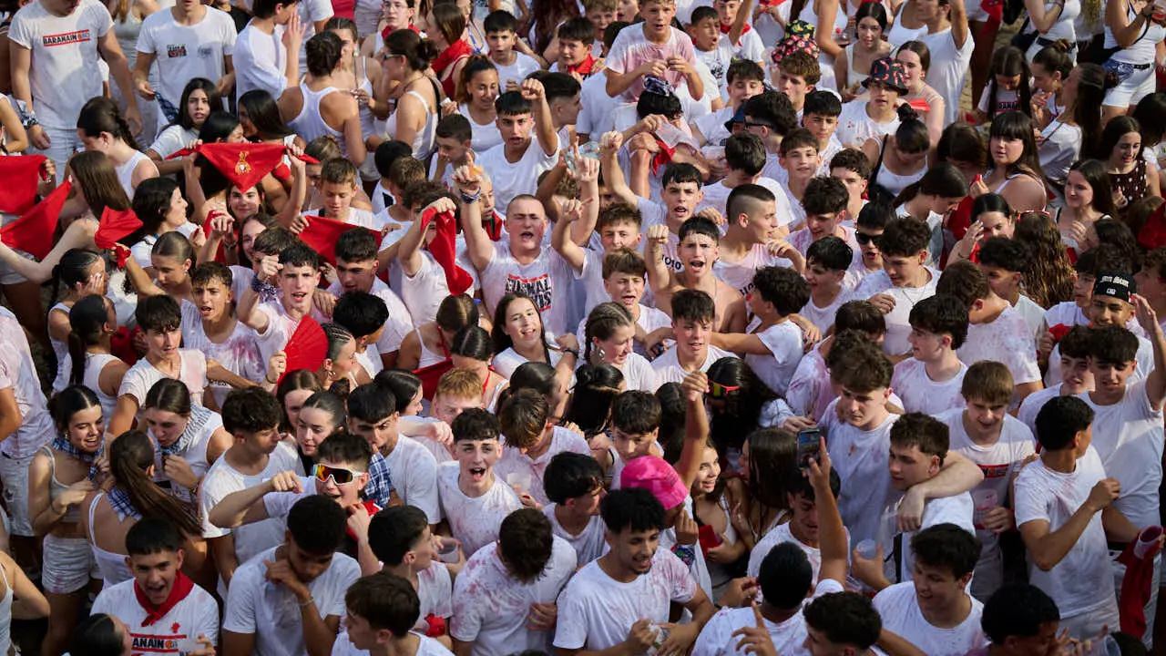 Comienzo de las fiestas de Bara&ntilde;ain 2026. PABLO LASAOSA