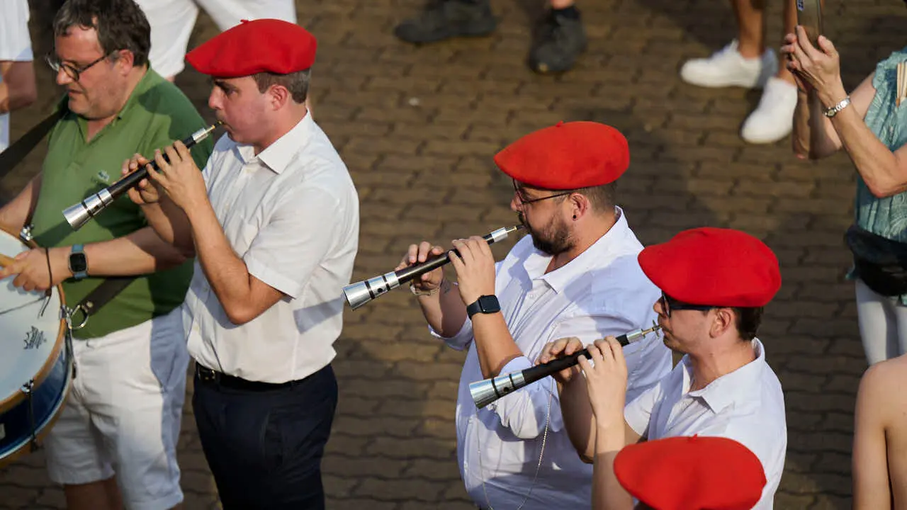 Comienzo de las fiestas de Bara&ntilde;ain 2026. PABLO LASAOSA