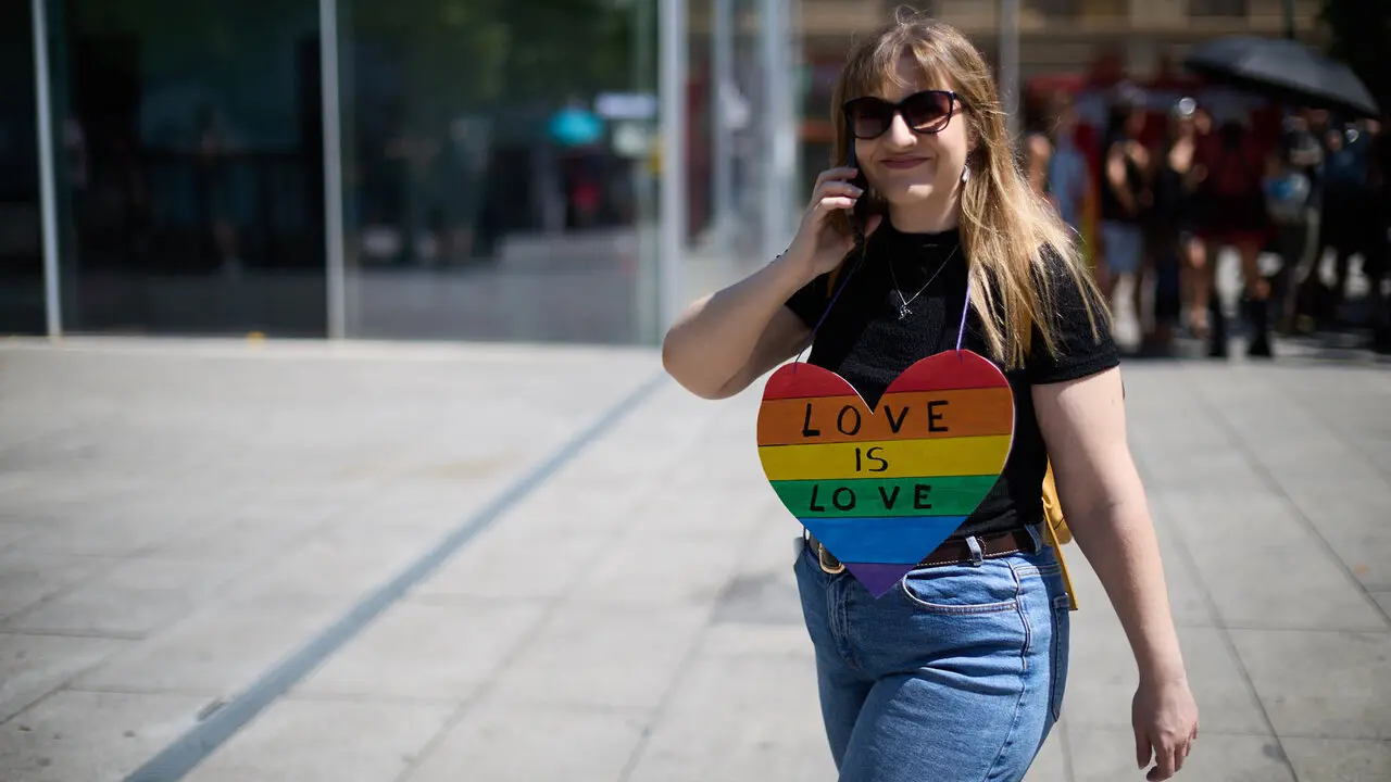 Manifestaci&oacute;n convocada por la plataforma 28J con motivo del D&iacute;a Internacional del Orgullo LGTBI+ en Pamplona. I&Ntilde;IGO ALZUGARAY
