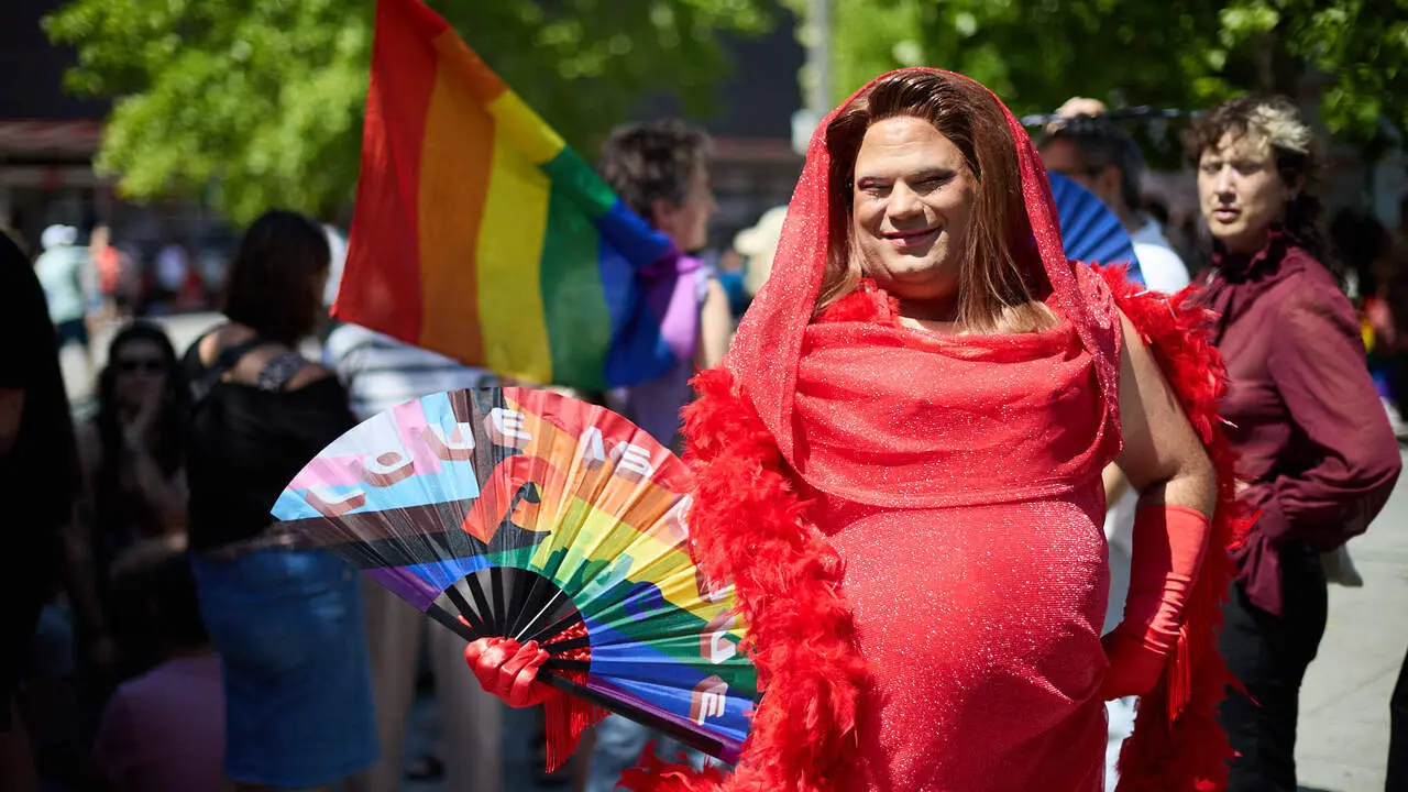 Manifestaci&oacute;n convocada por la plataforma 28J con motivo del D&iacute;a Internacional del Orgullo LGTBI+ en Pamplona. I&Ntilde;IGO ALZUGARAY