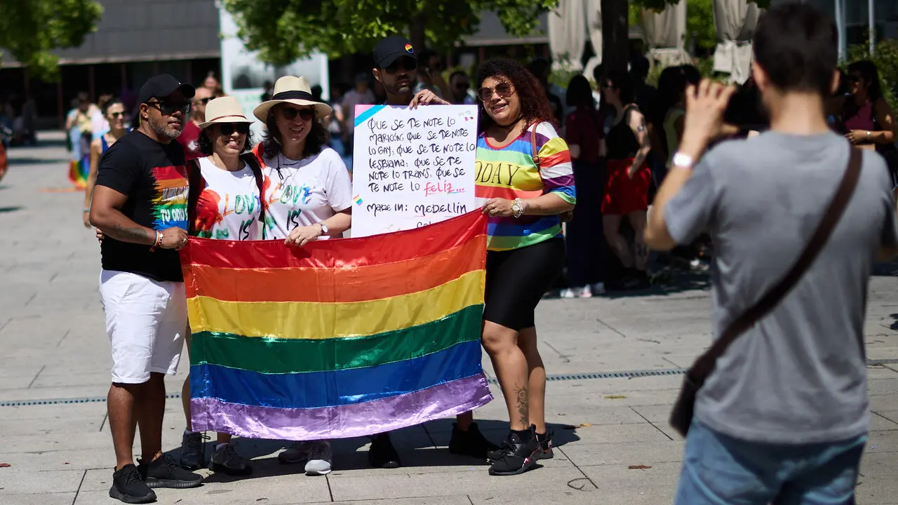 Manifestaci&oacute;n convocada por la plataforma 28J con motivo del D&iacute;a Internacional del Orgullo LGTBI+ en Pamplona. I&Ntilde;IGO ALZUGARAY