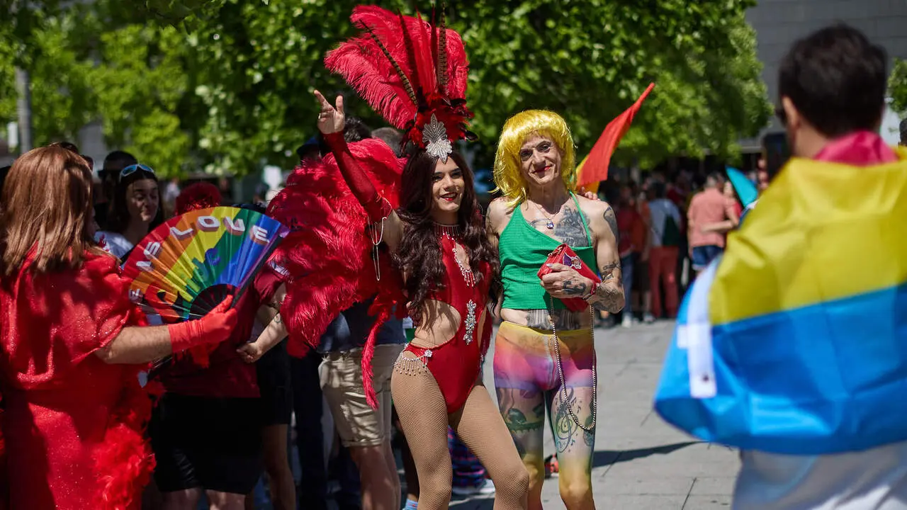 Manifestaci&oacute;n convocada por la plataforma 28J con motivo del D&iacute;a Internacional del Orgullo LGTBI+ en Pamplona. I&Ntilde;IGO ALZUGARAY