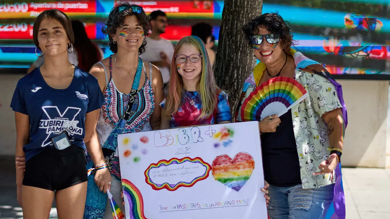 Manifestaci&oacute;n convocada por la plataforma 28J con motivo del D&iacute;a Internacional del Orgullo LGTBI+ en Pamplona. I&Ntilde;IGO ALZUGARAY