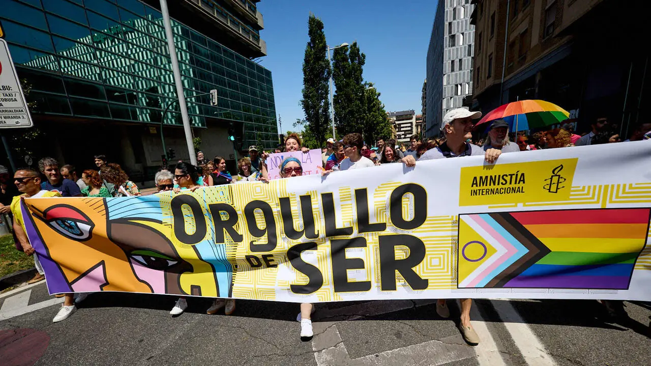 Manifestaci&oacute;n convocada por la plataforma 28J con motivo del D&iacute;a Internacional del Orgullo LGTBI+ en Pamplona. I&Ntilde;IGO ALZUGARAY