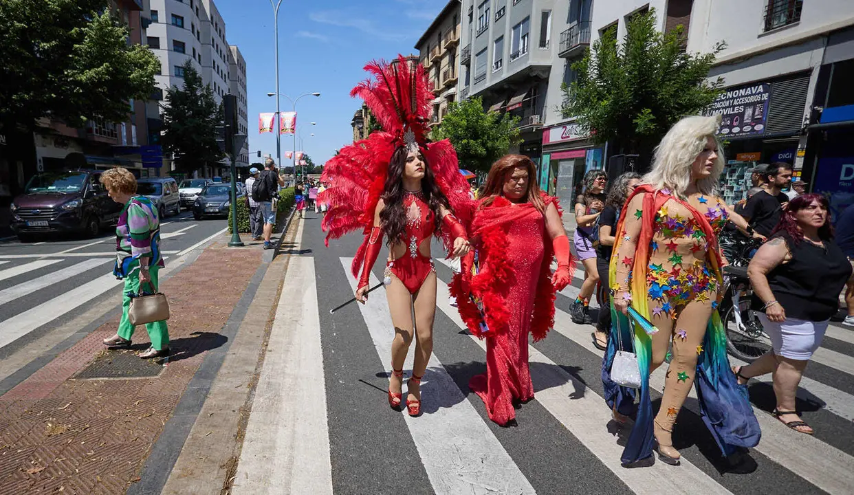 Manifestaci&oacute;n convocada por la plataforma 28J con motivo del D&iacute;a Internacional del Orgullo LGTBI+ en Pamplona. I&Ntilde;IGO ALZUGARAY
