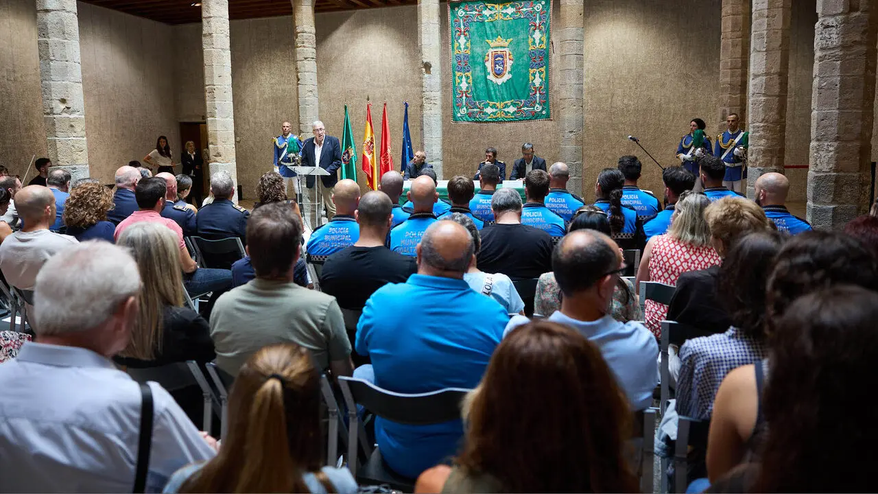 Acto de nombramiento de nuevos y nuevas agentes de la Polic&iacute;a Municipal de Pamplona. I&Ntilde;IGO ALZUGARAY
