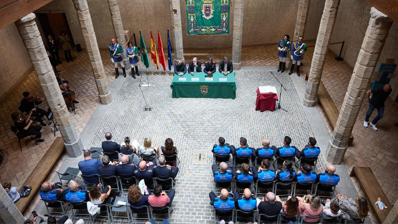 Acto de nombramiento de nuevos y nuevas agentes de la Polic&iacute;a Municipal de Pamplona. I&Ntilde;IGO ALZUGARAY
