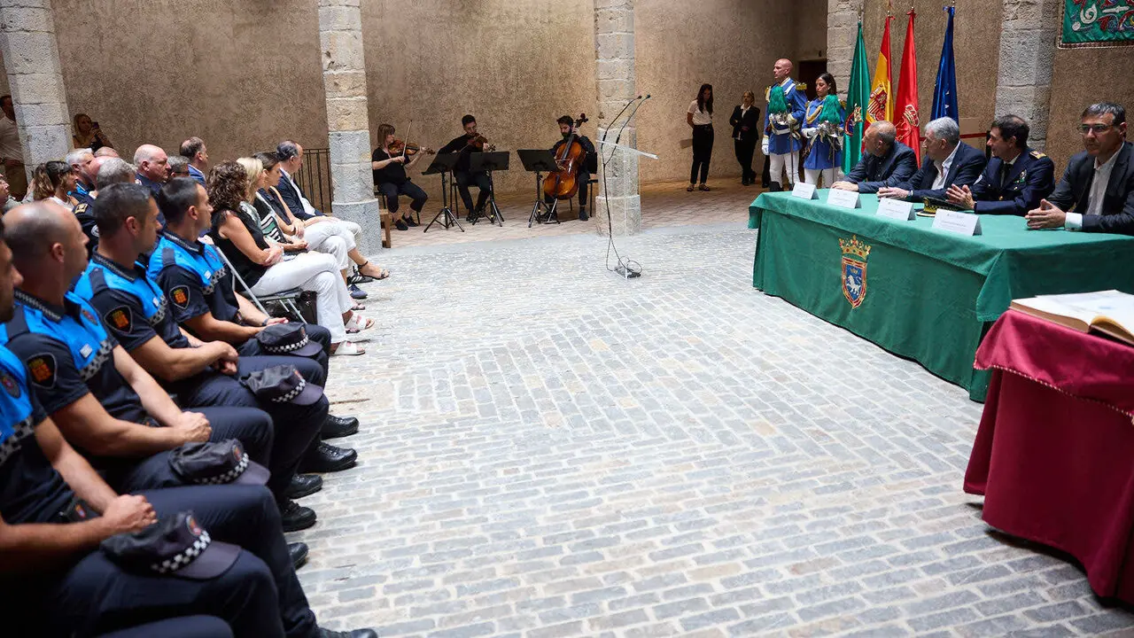 Acto de nombramiento de nuevos y nuevas agentes de la Polic&iacute;a Municipal de Pamplona. I&Ntilde;IGO ALZUGARAY