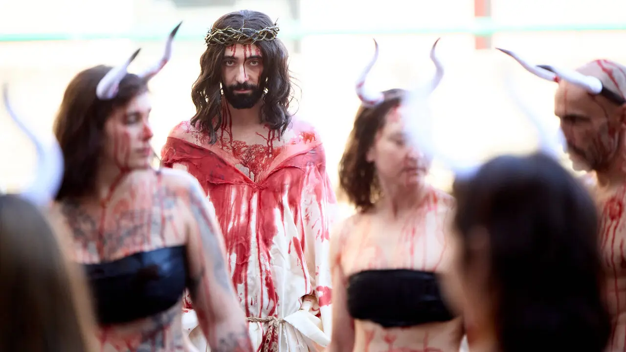Concentraci&oacute;n de AnimaNaturalis y PETA para exigir el fin de las corridas de toros en v&iacute;speras de las fiestas de San Ferm&iacute;n 2026. I&Ntilde;IGO ALZUGARAY