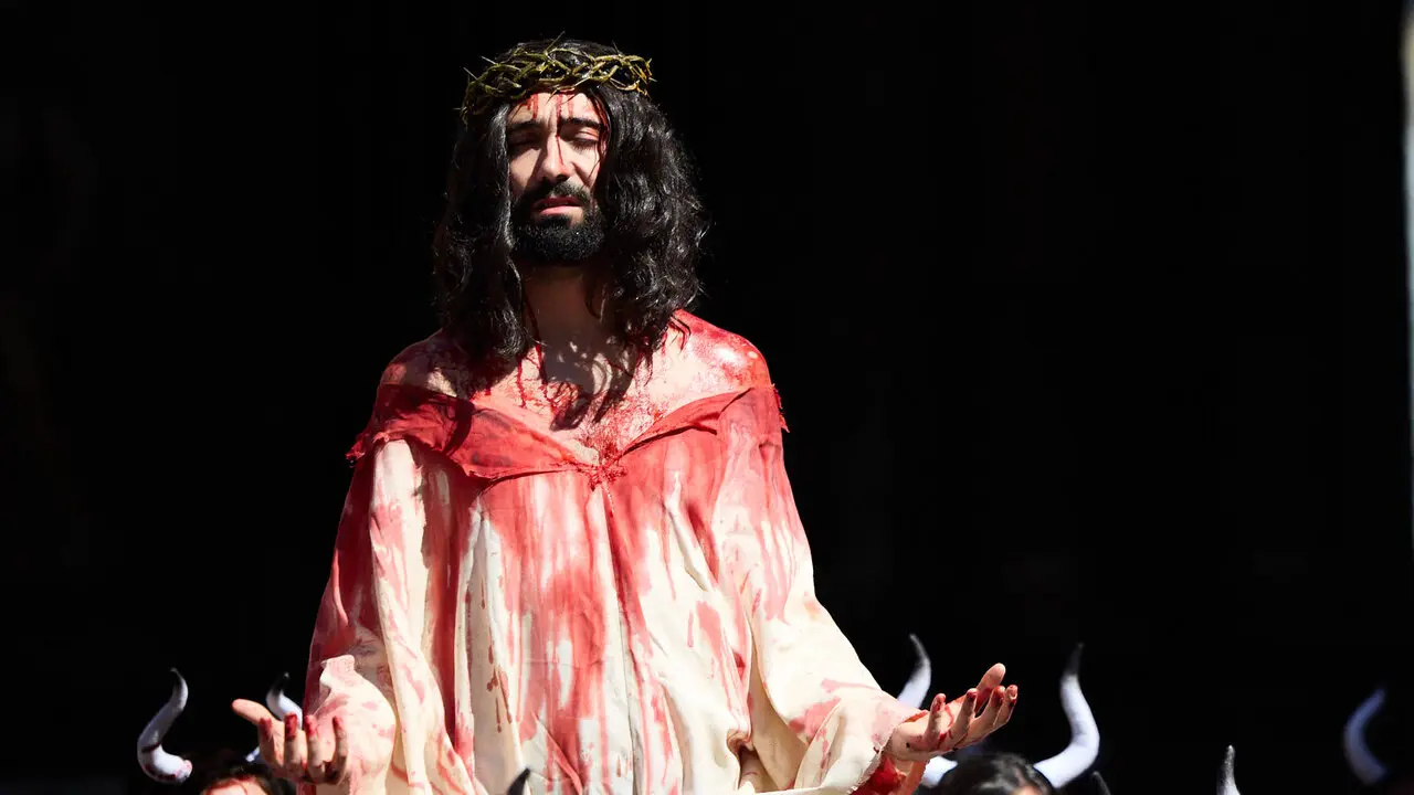 Concentraci&oacute;n de AnimaNaturalis y PETA para exigir el fin de las corridas de toros en v&iacute;speras de las fiestas de San Ferm&iacute;n 2026. I&Ntilde;IGO ALZUGARAY