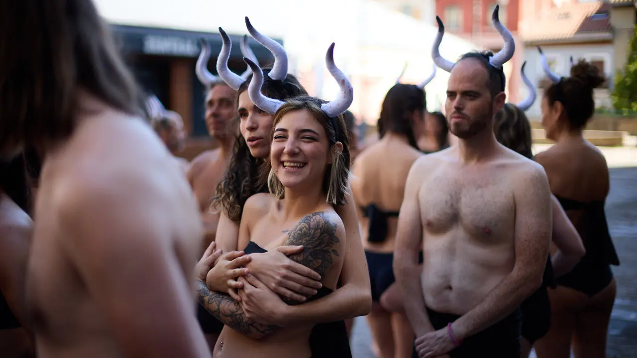 Concentraci&oacute;n de AnimaNaturalis y PETA para exigir el fin de las corridas de toros en v&iacute;speras de las fiestas de San Ferm&iacute;n 2026. I&Ntilde;IGO ALZUGARAY