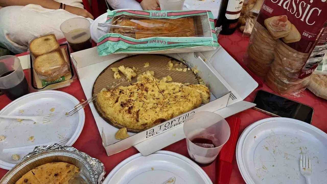 Almuerzos de San Ferm&iacute;n antes del Chupinazo de 2026. JOS&Eacute; MIGUEL MONTES