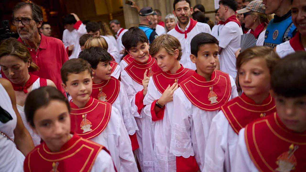 San Ferm&iacute;n recorre las calles de Pamplona en honor a sus fiestas durante 2026. PABLO LASAOSA