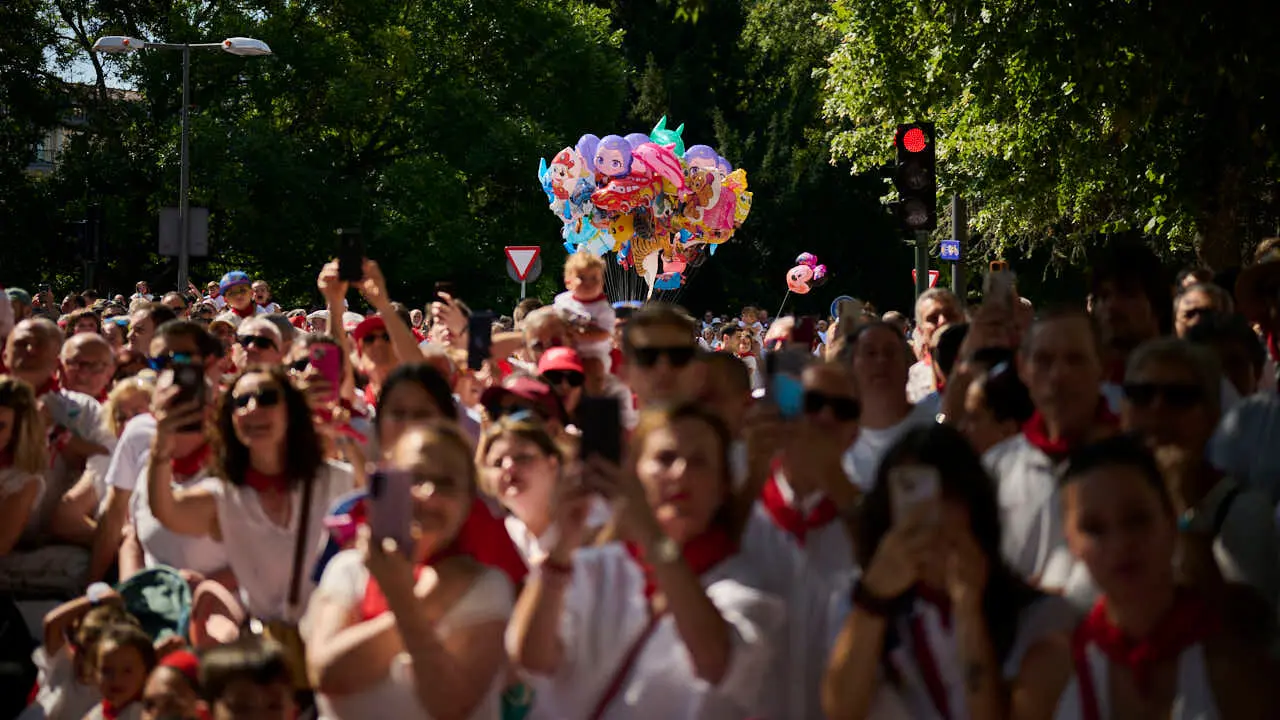 San Ferm&iacute;n recorre las calles de Pamplona en honor a sus fiestas durante 2026. PABLO LASAOSA