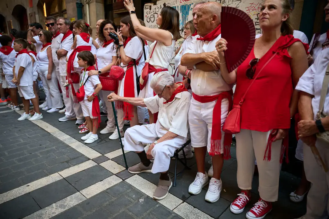 San Ferm&iacute;n recorre las calles de Pamplona en honor a sus fiestas durante 2026. PABLO LASAOSA