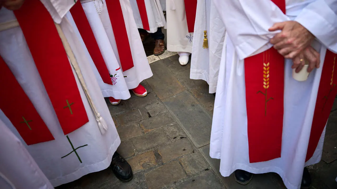 San Ferm&iacute;n recorre las calles de Pamplona en honor a sus fiestas durante 2026. PABLO LASAOSA