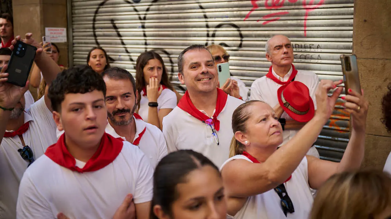 San Ferm&iacute;n recorre las calles de Pamplona en honor a sus fiestas durante 2026. PABLO LASAOSA