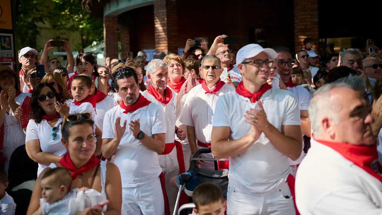 San Ferm&iacute;n recorre las calles de Pamplona en honor a sus fiestas durante 2026. PABLO LASAOSA