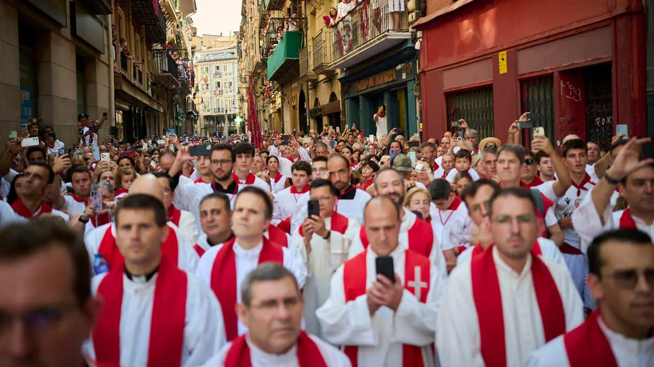 San Ferm&iacute;n recorre las calles de Pamplona en honor a sus fiestas durante 2026. PABLO LASAOSA