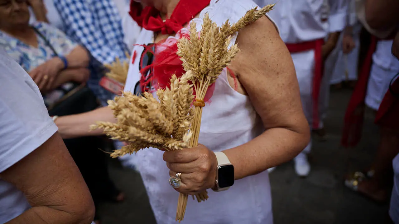 San Ferm&iacute;n recorre las calles de Pamplona en honor a sus fiestas durante 2026. PABLO LASAOSA