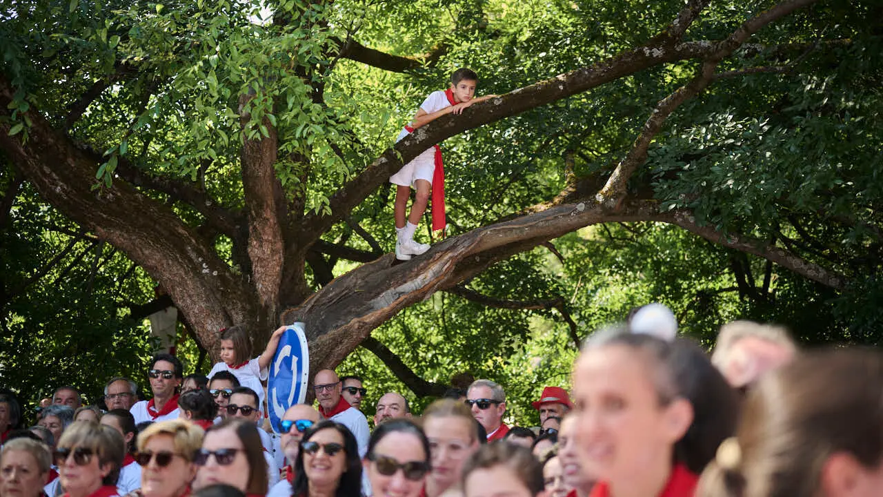 San Ferm&iacute;n recorre las calles de Pamplona en honor a sus fiestas durante 2026. PABLO LASAOSA