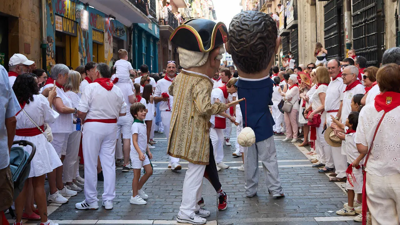 Procesi&oacute;n de San Ferm&iacute;n 2026 por las calles de Pamplona. I&Ntilde;IGO ALZUGARAY