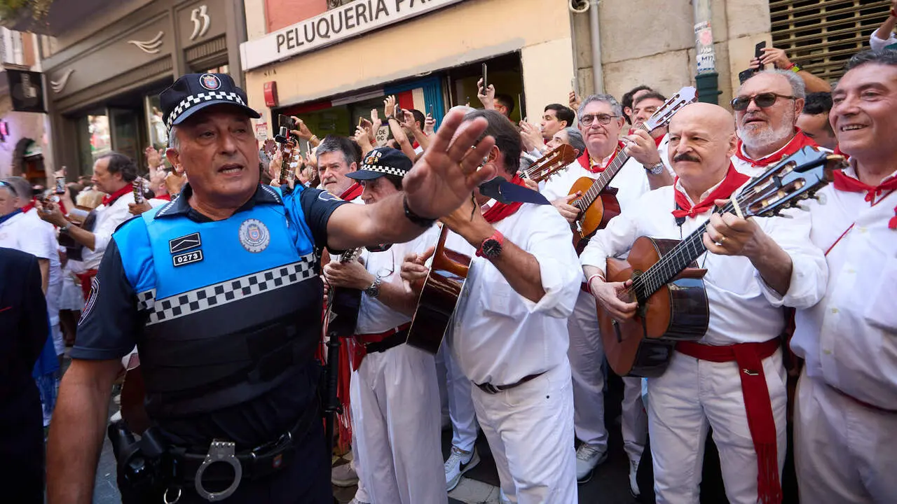 Procesi&oacute;n de San Ferm&iacute;n 2026 por las calles de Pamplona. I&Ntilde;IGO ALZUGARAY