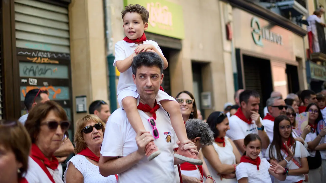 Procesi&oacute;n de San Ferm&iacute;n 2026 por las calles de Pamplona. I&Ntilde;IGO ALZUGARAY