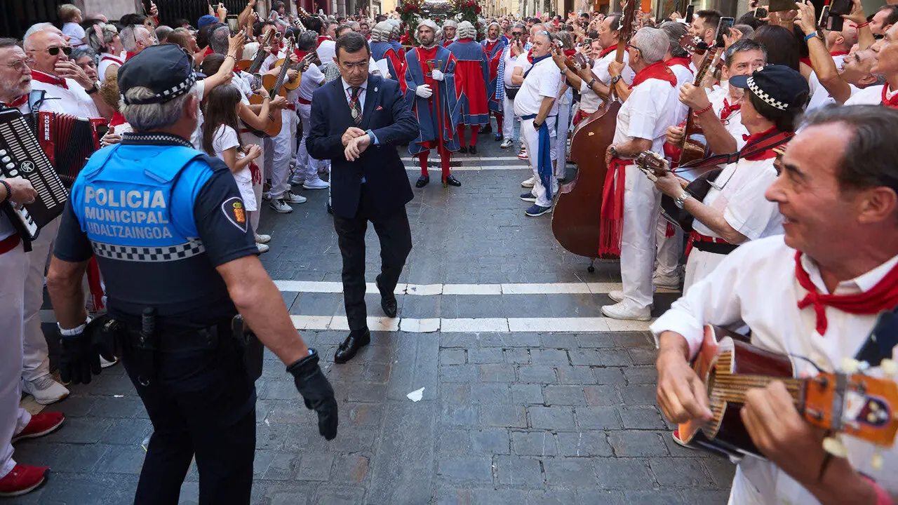 Procesi&oacute;n de San Ferm&iacute;n 2026 por las calles de Pamplona. I&Ntilde;IGO ALZUGARAY