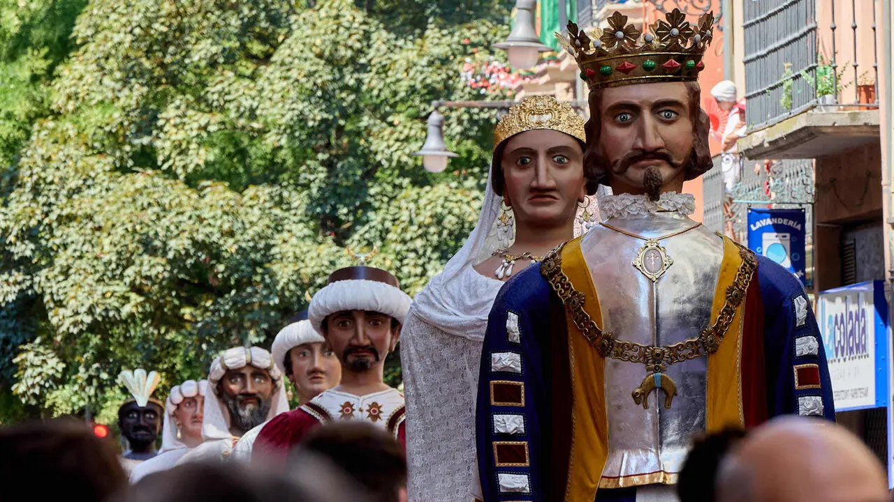 Procesi&oacute;n de San Ferm&iacute;n 2026 por las calles de Pamplona. I&Ntilde;IGO ALZUGARAY