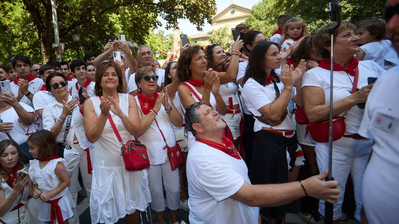 Procesi&oacute;n de San Ferm&iacute;n 2026 por las calles de Pamplona. I&Ntilde;IGO ALZUGARAY