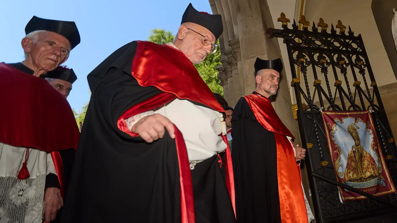 Procesi&oacute;n de San Ferm&iacute;n 2026 por las calles de Pamplona. I&Ntilde;IGO ALZUGARAY