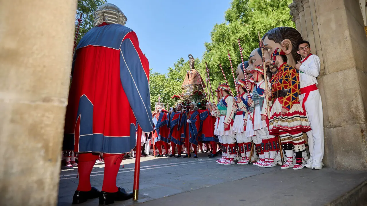 Procesi&oacute;n de San Ferm&iacute;n 2026 por las calles de Pamplona. I&Ntilde;IGO ALZUGARAY