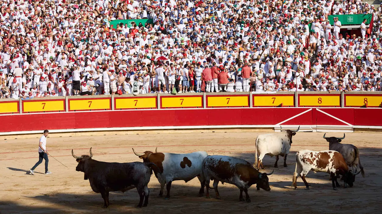 Primera Corrida Feria del Toro de San Ferm&iacute;n 2026 con reses de Fuente Ymbro para los diestros Daniel Luque, V&iacute;ctor Hern&aacute;ndez y Aar&oacute;n Palacio. I&Ntilde;IGO ALZUGARAY