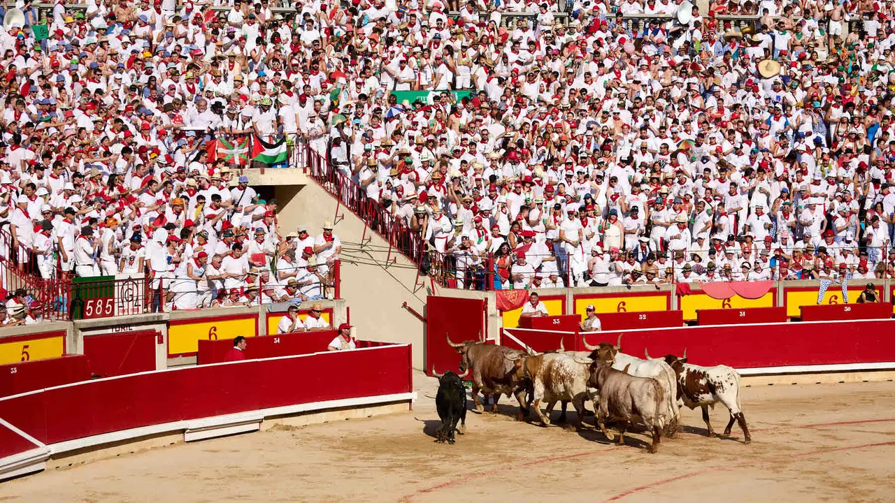 Primera Corrida Feria del Toro de San Ferm&iacute;n 2026 con reses de Fuente Ymbro para los diestros Daniel Luque, V&iacute;ctor Hern&aacute;ndez y Aar&oacute;n Palacio. I&Ntilde;IGO ALZUGARAY