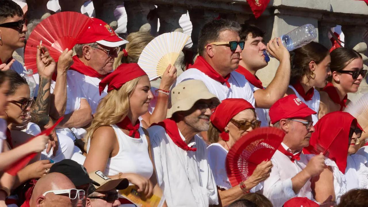 Los tendidos de la Plaza de Toros de Pamplona durante la primera corrida de la Feria del Toro de San Ferm&iacute;n 2026. I&Ntilde;IGO ALZUGARAY