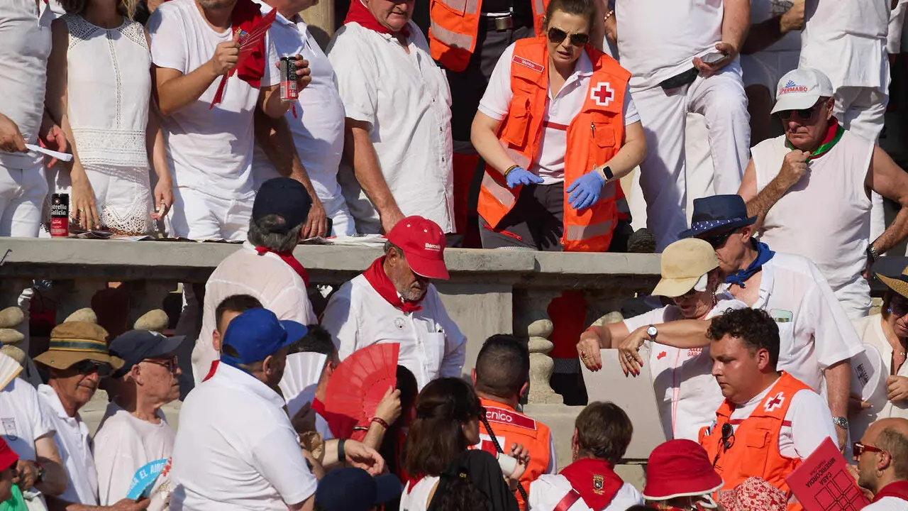 Los tendidos de la Plaza de Toros de Pamplona durante la primera corrida de la Feria del Toro de San Ferm&iacute;n 2026. I&Ntilde;IGO ALZUGARAY