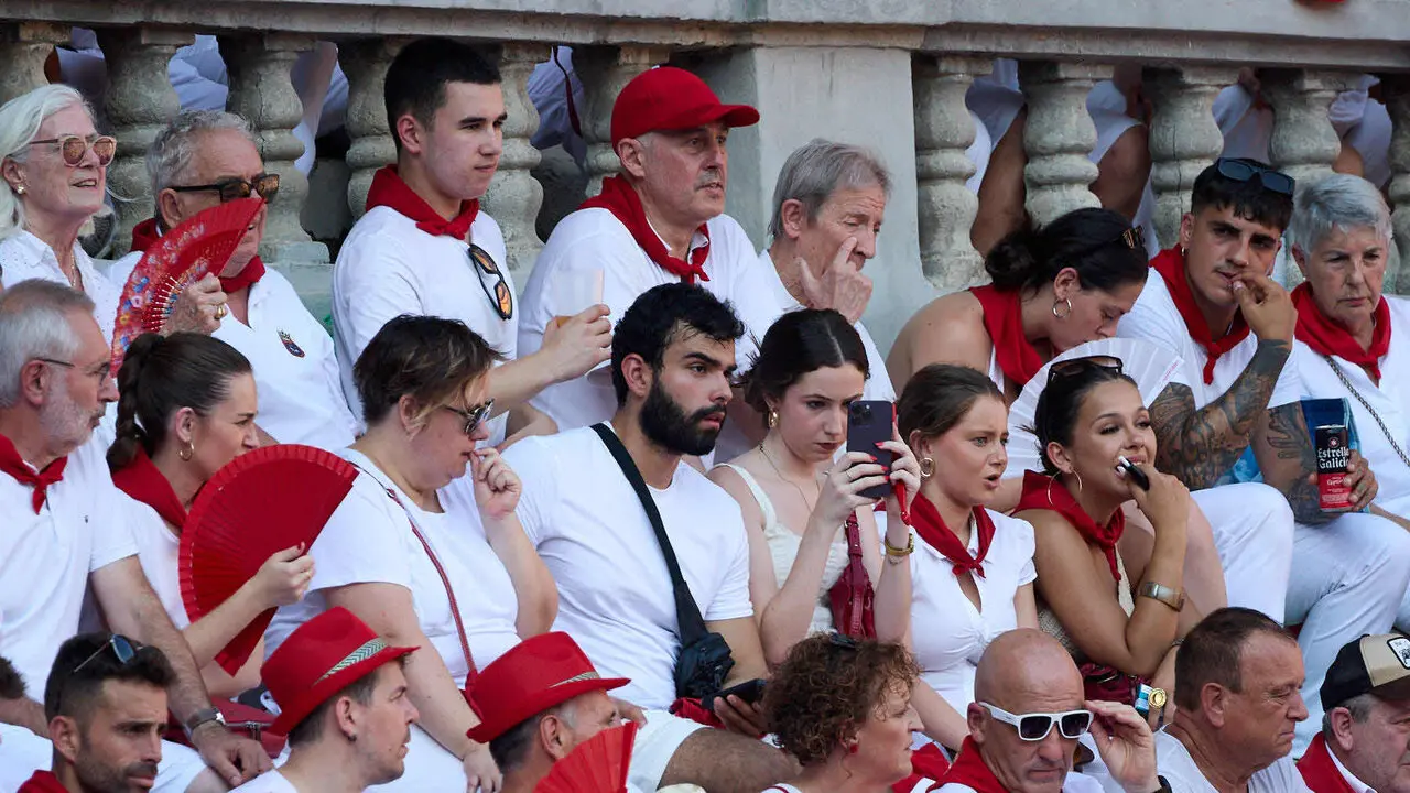 Los tendidos de la Plaza de Toros de Pamplona durante la primera corrida de la Feria del Toro de San Ferm&iacute;n 2026. I&Ntilde;IGO ALZUGARAY