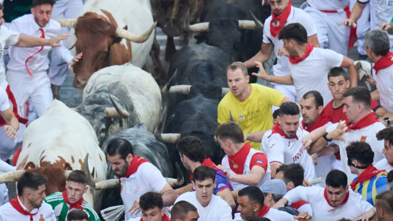 Segundo encierro de San Ferm&iacute;n 2026 con toros de Cebada Gago en Telef&oacute;nica. PABLO LASAOSA