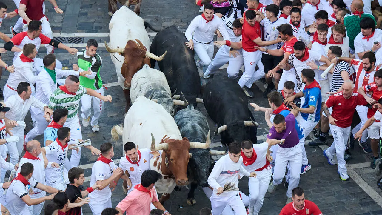 Segundo encierro de San Ferm&iacute;n 2026 con toros de Cebada Gago en Telef&oacute;nica. PABLO LASAOSA