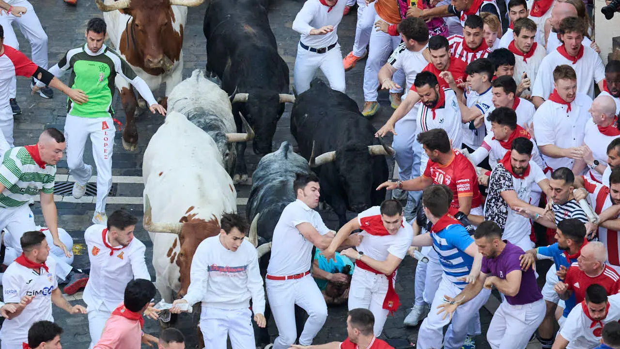 Segundo encierro de San Ferm&iacute;n 2026 con toros de Cebada Gago en Telef&oacute;nica. PABLO LASAOSA