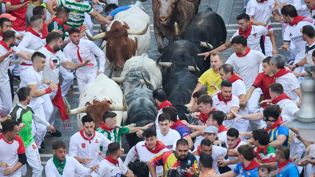 Segundo encierro de San Ferm&iacute;n 2026 con toros de Cebada Gago en Telef&oacute;nica. PABLO LASAOSA